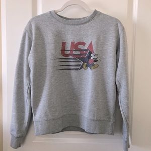 Vintage Disney Mickey Mouse USA sweatshirt